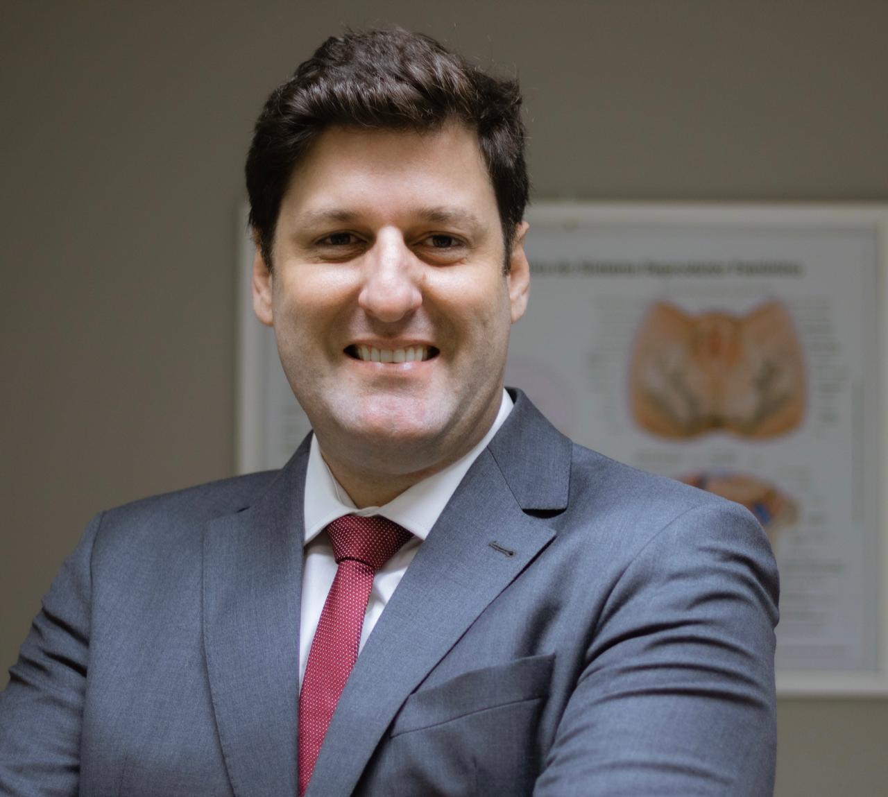 <a href=https://www.linkedin.com/in/guilherme-sapia/?originalSubdomain=br">Guilherme Sapia</a>